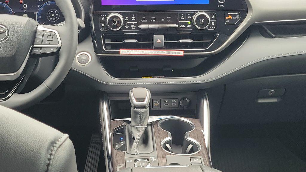 2026 Toyota HIGHLANDER LIMITED 缩略图 13