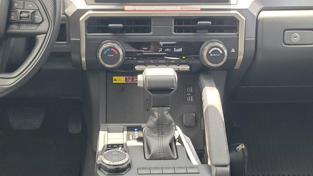 صورة مصغرة 14 لـ 2026 Toyota TACOMA SR5
