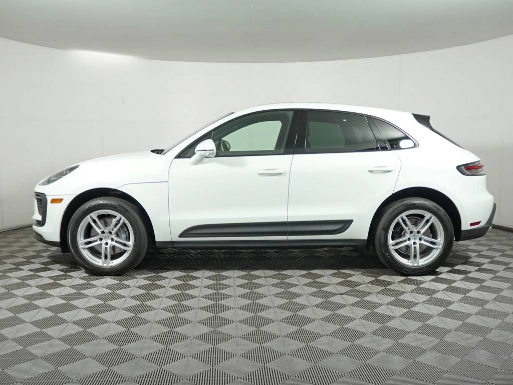 صورة 2 لـ 2024 Porsche MACAN