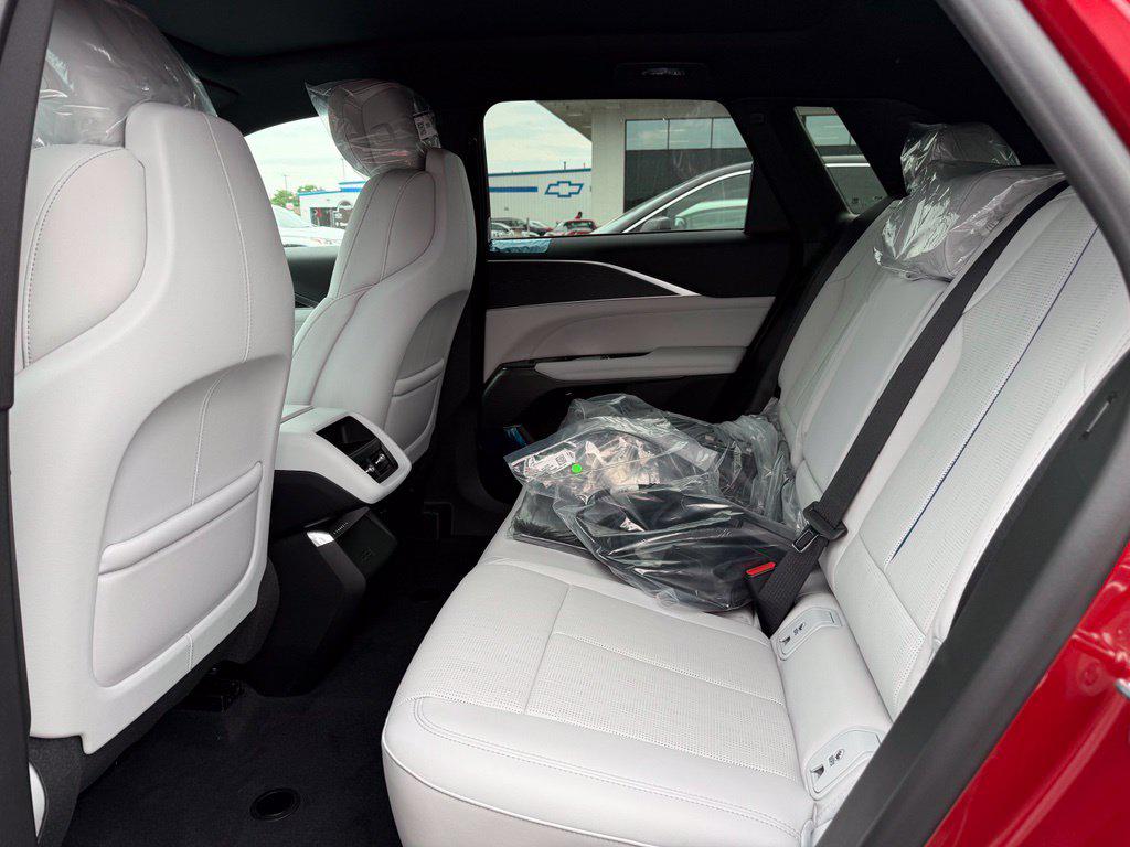 صورة مصغرة 15 لـ 2026 Cadillac LYRIQ LUXURY