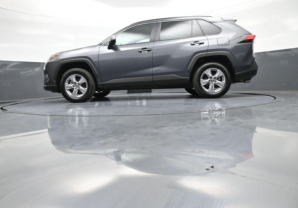 2025 Toyota RAV4 XLE thumbnail 33