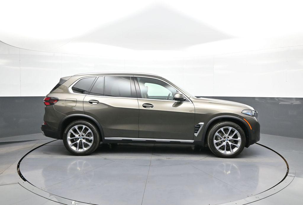 صورة 5 لـ 2025 BMW X5 XDRIVE40I