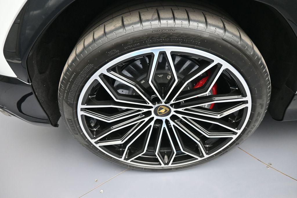 2025 Lamborghini URUS SE — миниатюра 14