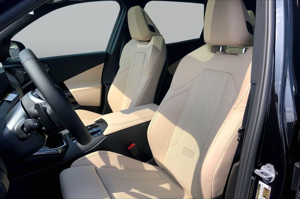 صورة 9 لـ 2026 BMW X3 30 XDRIVE