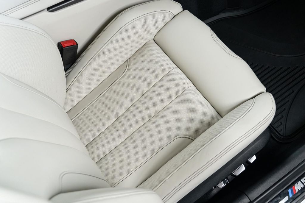 صورة مصغرة 28 لـ 2021 BMW M5 BASE