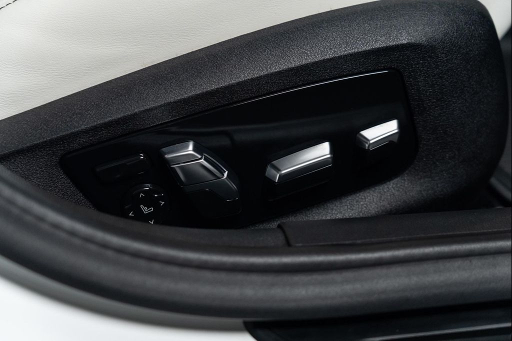 صورة مصغرة 29 لـ 2021 BMW M5 BASE