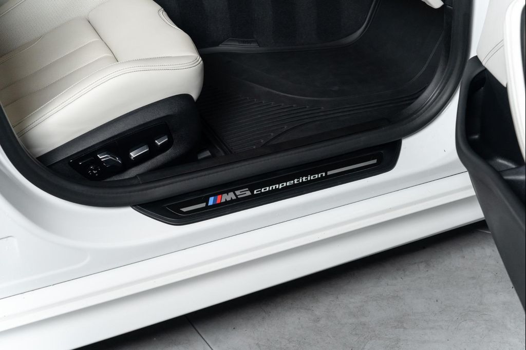 صورة مصغرة 24 لـ 2021 BMW M5 BASE