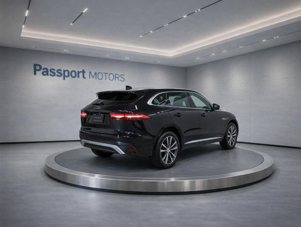 صورة 3 لـ 2023 Jaguar F-PACE S
