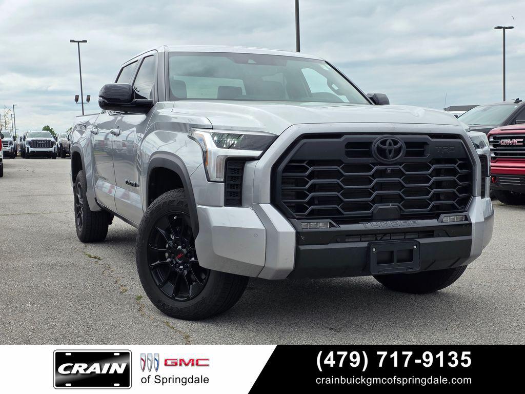 TOYOTA TUNDRA - 1