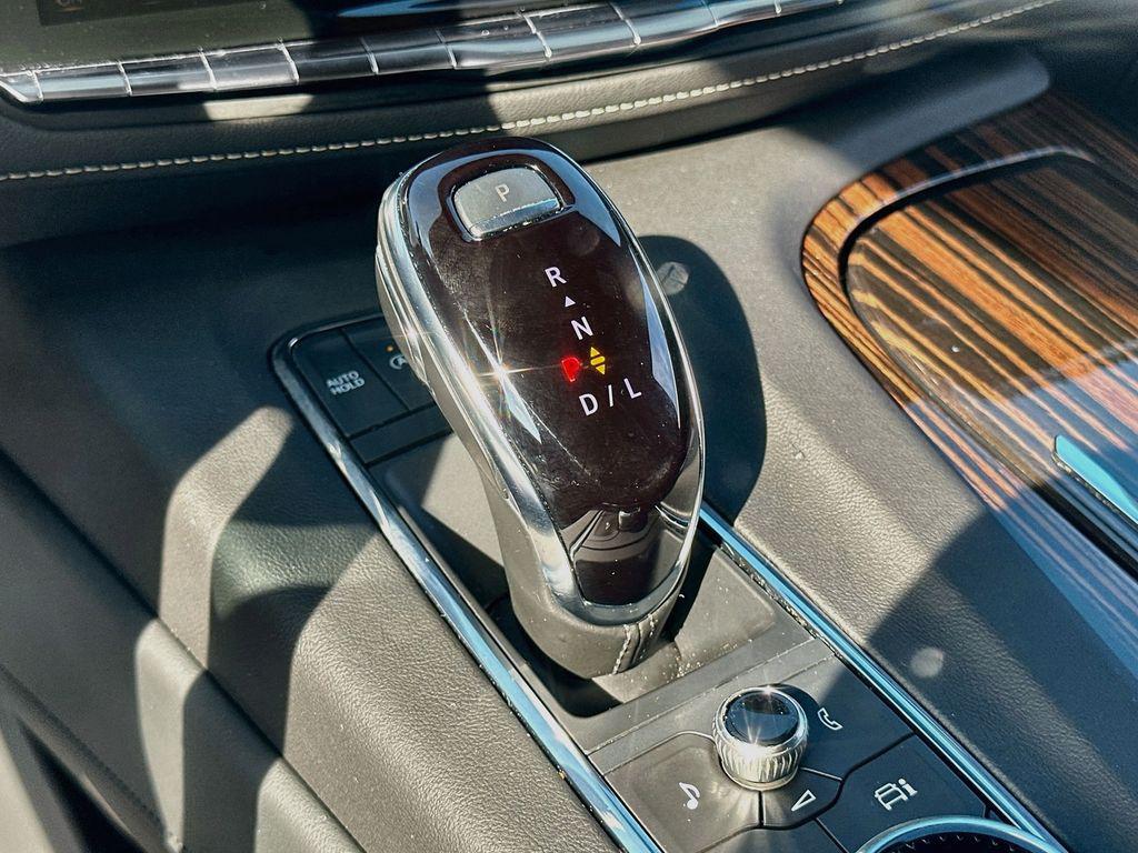 2024 Cadillac ESCALADE PREMIUM LUXURY thumbnail 17