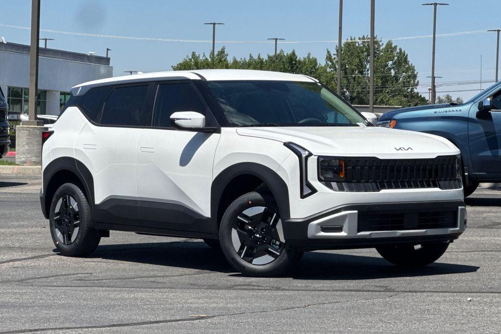 New 2027 Kia Seltos LX