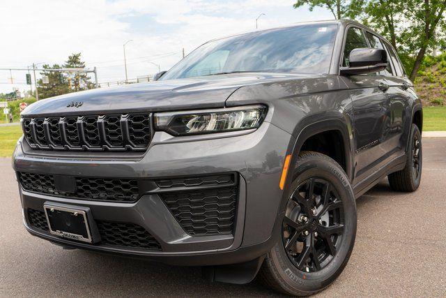 New 2026 Jeep Grand Cherokee Laredo