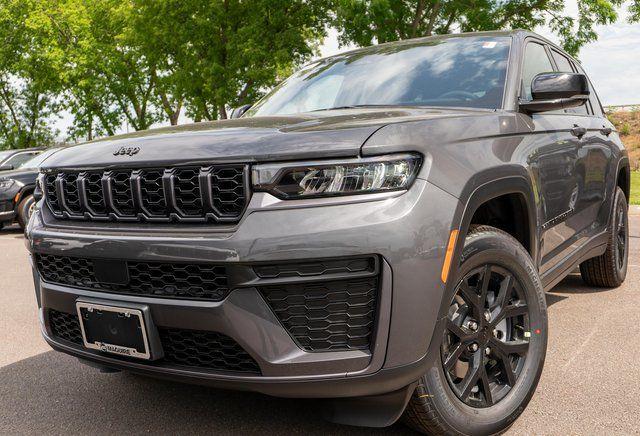 New 2026 Jeep Grand Cherokee Laredo