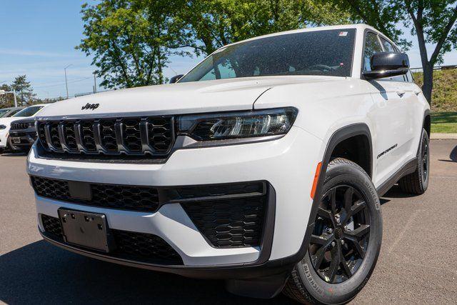 New 2026 Jeep Grand Cherokee Laredo