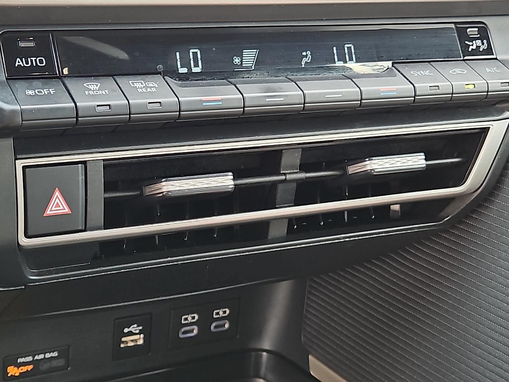 2025 TOYOTA CAMRY SE photo 10