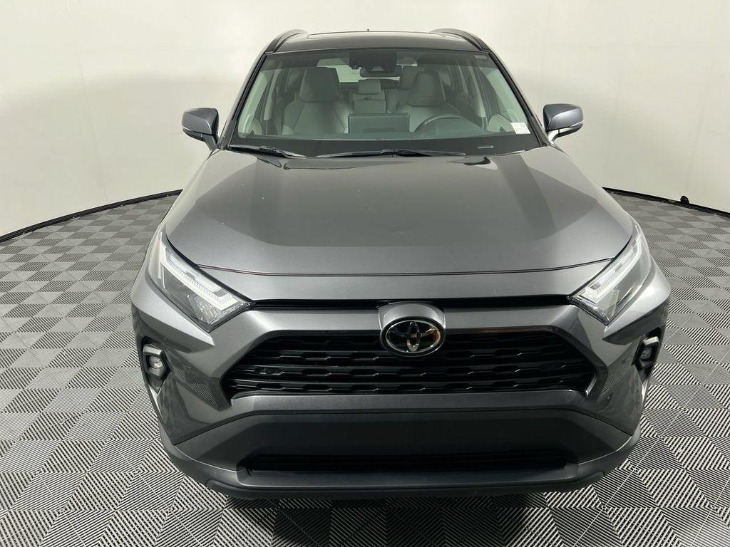 صورة 8 لـ 2023 Toyota RAV4 XLE PREMIUM
