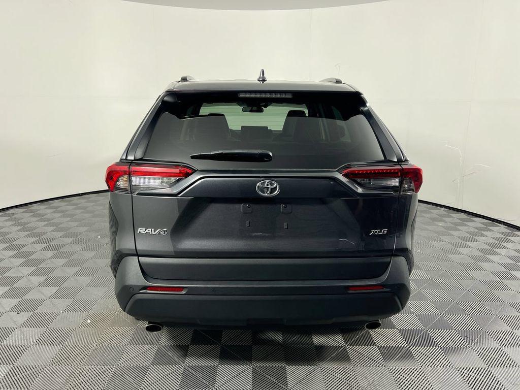 صورة 4 لـ 2023 Toyota RAV4 XLE PREMIUM