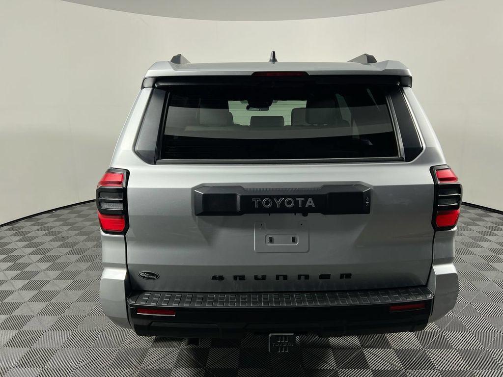 صورة 4 لـ 2026 Toyota 4RUNNER SR5