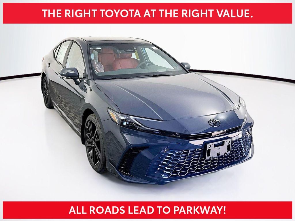 TOYOTA CAMRY - 1