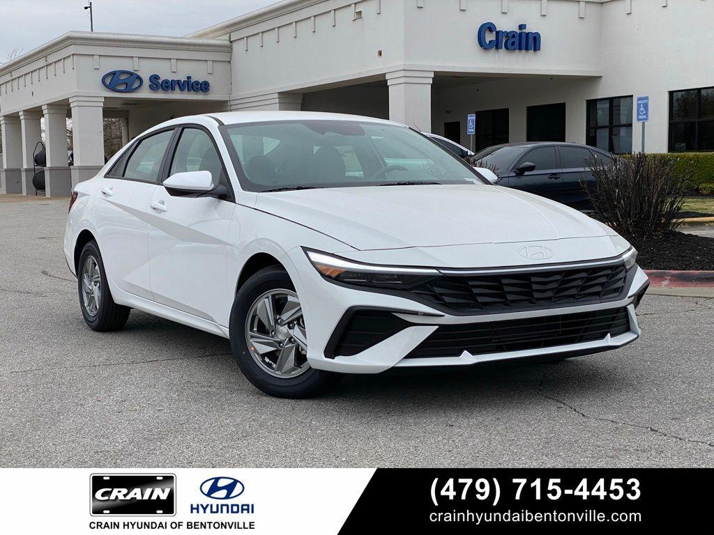 New 2026 Hyundai ELANTRA SE