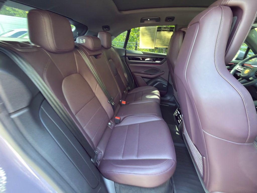 صورة مصغرة 42 لـ 2025 Porsche MACAN MACAN ELECTRIC 4