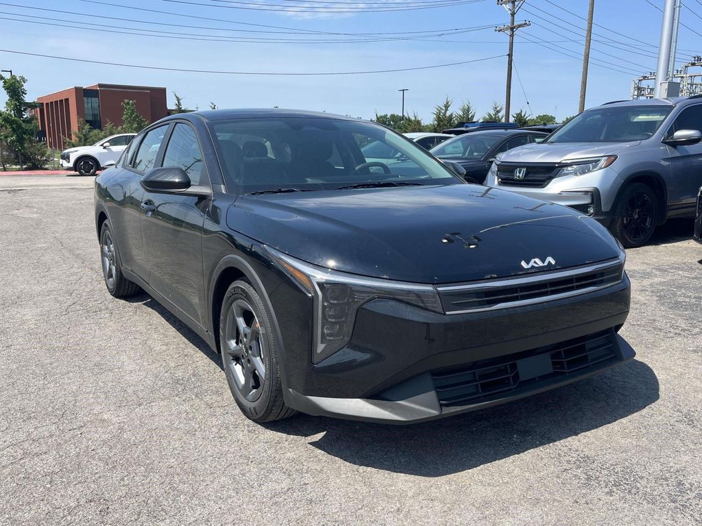 New 2026 Kia K4 LXS
