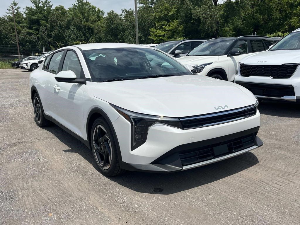 New 2026 Kia K4 EX