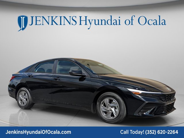 New 2026 Hyundai ELANTRA SE