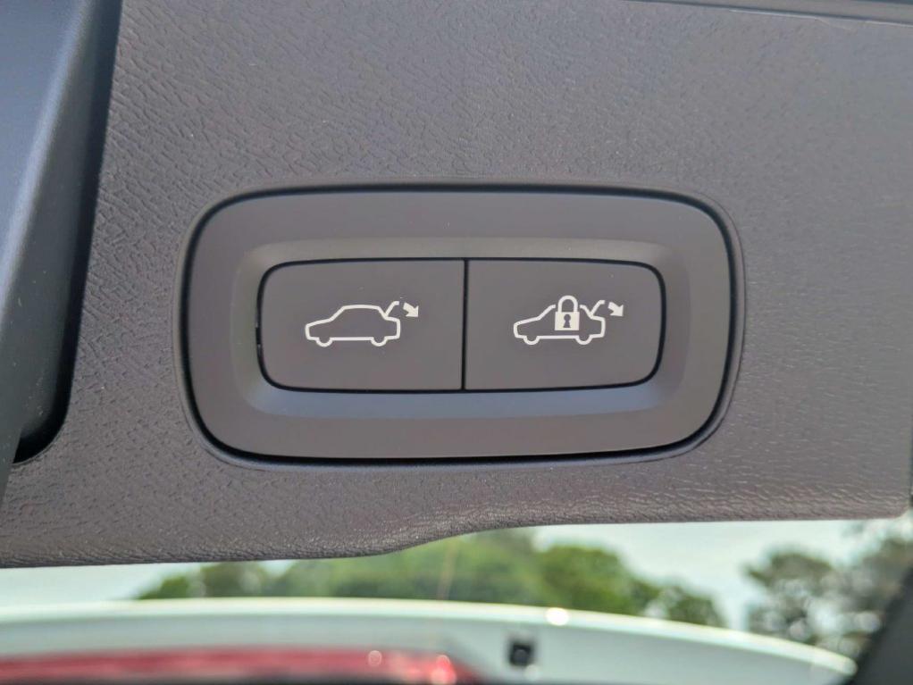 2026 Volvo XC60 PLUG-IN HYBRID T8 CORE 缩略图 13