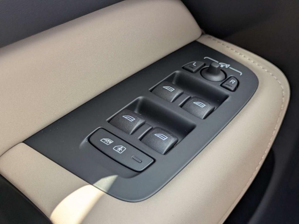 2026 Volvo XC60 B5 PLUS 缩略图 25