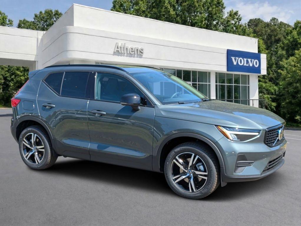 New 2026 Volvo XC40 B5 Core