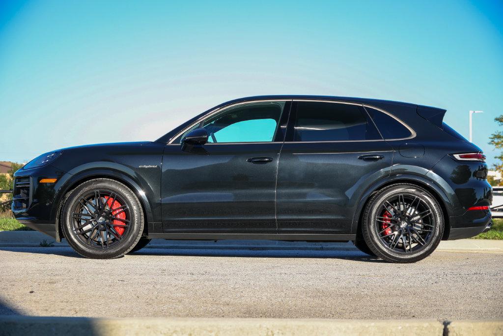 2025 Porsche CAYENNE CAYENNE TURBO E-HYBRID 照片 2