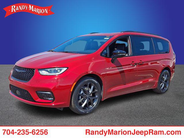 New 2026 Chrysler Pacifica Limited