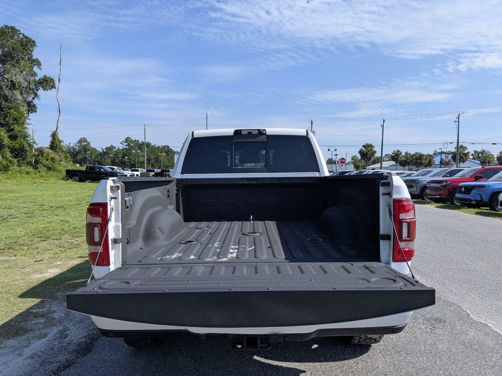 2022 RAM 3500 LIMITED MEGA CAB 4X4 6'4' BOX — миниатюра 12