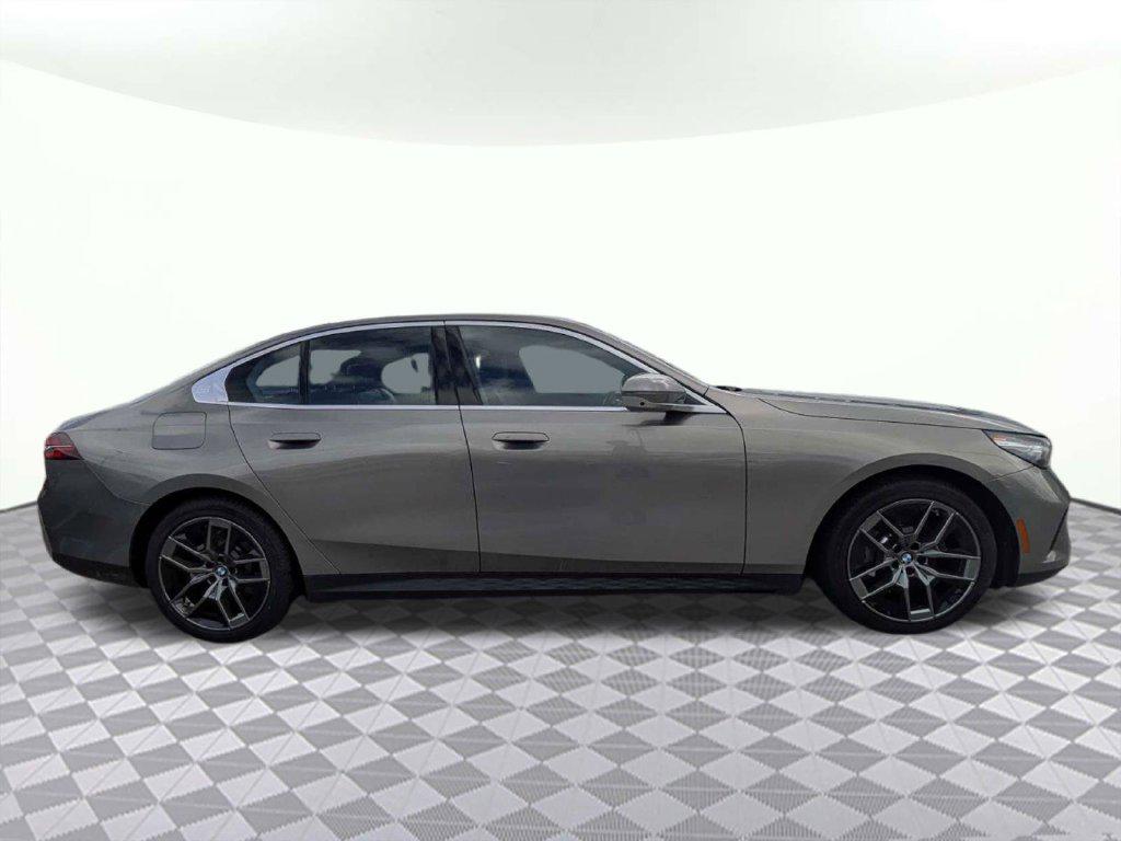 2026 BMW 530 530I — фото 2