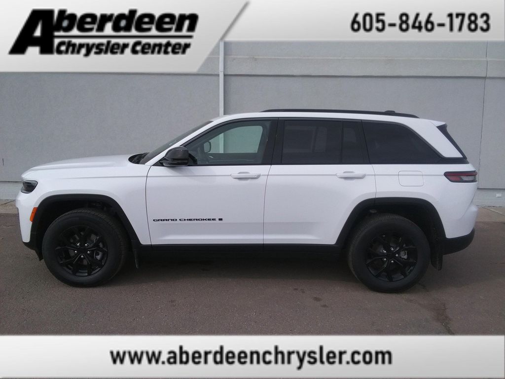New 2026 Jeep Grand Cherokee Altitude