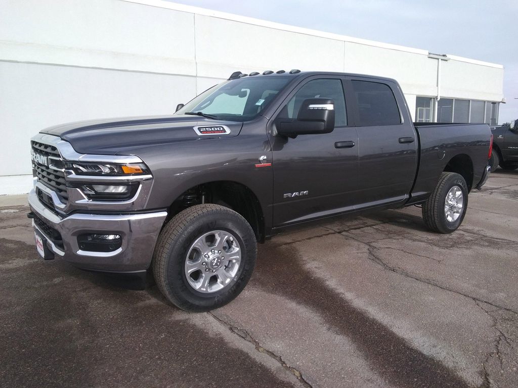 صورة 2 لـ 2026 RAM 2500 BIG HORN CREW CAB 4X4 6'4' BOX