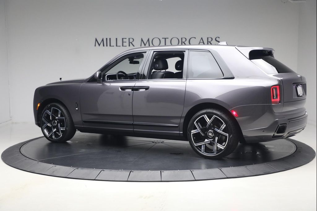 صورة 6 لـ 2027 ROLLS-ROYCE CULLINAN BLACK BADGE