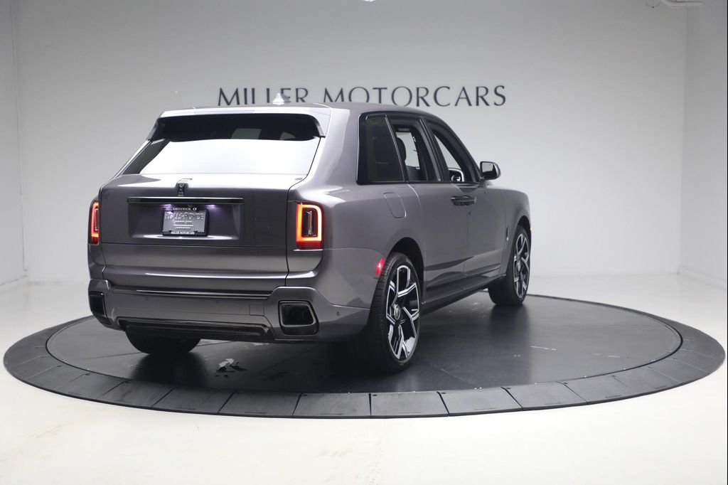 صورة 9 لـ 2027 ROLLS-ROYCE CULLINAN BLACK BADGE