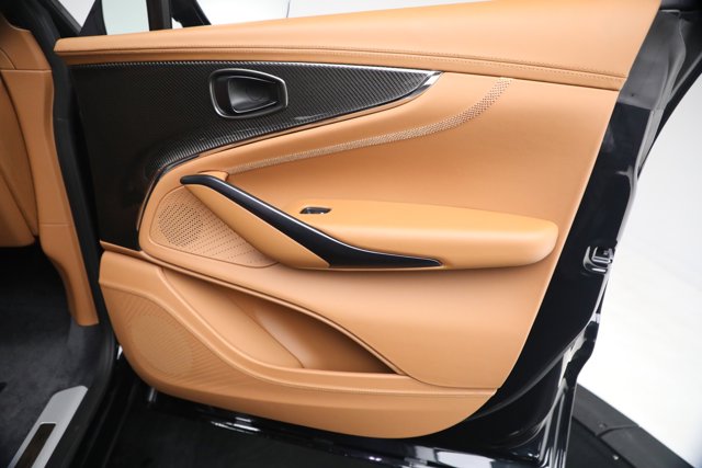 2026 Aston Martin DBX 707 — миниатюра 21
