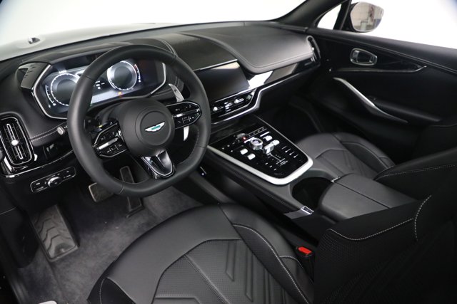 2026 Aston Martin DBX S — миниатюра 25
