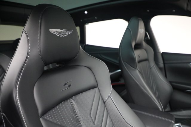 2026 Aston Martin DBX S — миниатюра 26