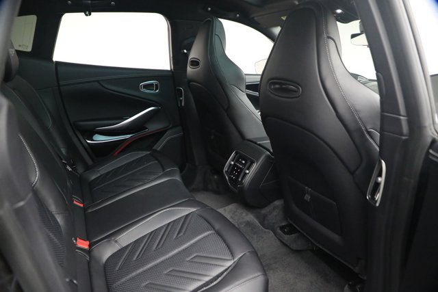 2026 Aston Martin DBX S — миниатюра 23