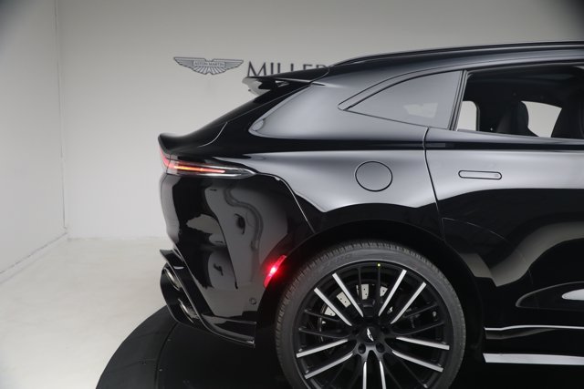 2026 Aston Martin DBX S 缩略图 20