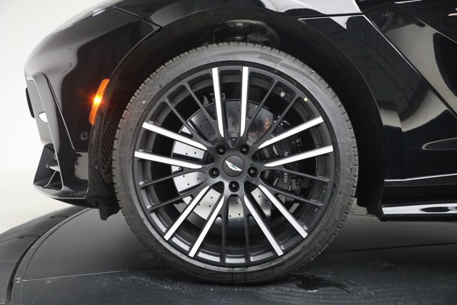 2026 Aston Martin DBX S 缩略图 27