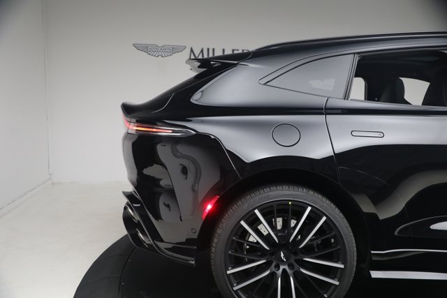 2026 Aston Martin DBX S — миниатюра 20