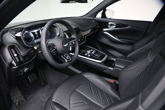 2026 Aston Martin DBX S — миниатюра 16