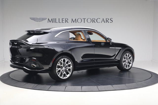 2021 Aston Martin DBX SUV 照片 8