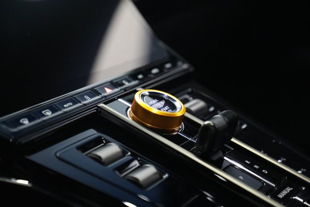 2026 Aston Martin VANTAGE S — миниатюра 23