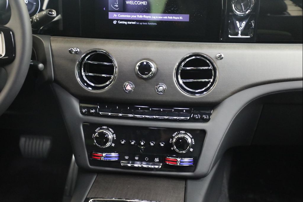 صورة مصغرة 32 لـ 2026 ROLLS-ROYCE GHOST SEDAN
